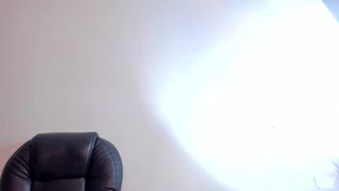 C A M I L L E N    Help me get to the top online show from January 26, 2025, 10:35 pm