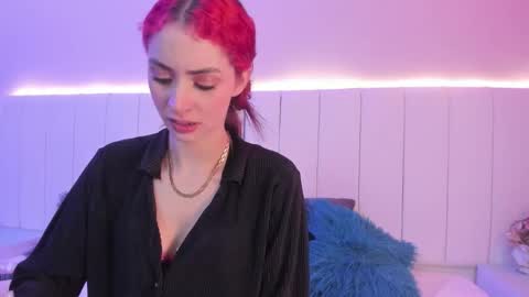 C A M I L L E N    Help me get to the top online show from November 13, 2025, 10:52 pm