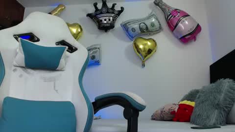 camilo_contre21 online show from July 8, 2026, 8:57 pm