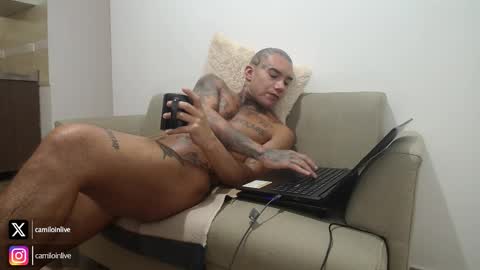 Snapshot of camiloinlive chatting on October 31, 2025, 2:29 pm camiloinlive online show from October 31, 2025, 2:29 pm