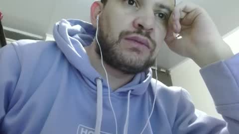 Snapshot of camiloking17 chatting on February 3, 2025, 1:41 am camilo online show from February 3, 2025, 1:41 am