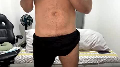 camilor_30 online show from April 10, 2026, 10:42 am