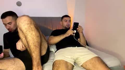 camilor_30 online show from April 19, 2026, 12:22 am