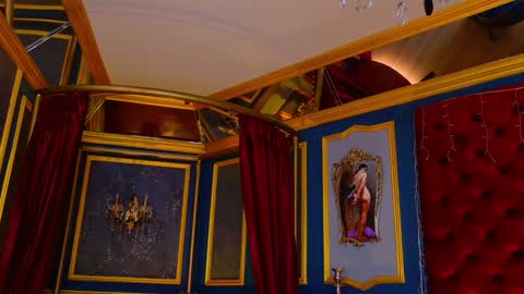 CLICK HERE  --   online show from December 18, 2024, 3:33 pm