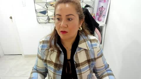 camixxx_m online show from April 18, 2026, 11:14 am