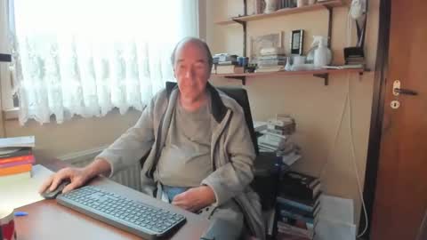 Snapshot of cammee chatting on January 5, 2025, 11:26 am Cammee online show from January 5, 2025, 11:26 am