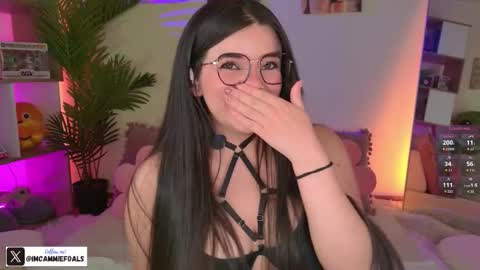   Lets reach 200 thumbs up  online show from October 8, 2025, 5:43 pm