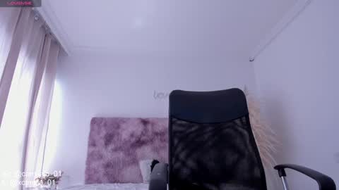 Snapshot of cammile_cole chatting on January 7, 2025, 5:31 pm Laura Camila online show from January 7, 2025, 5:31 pm