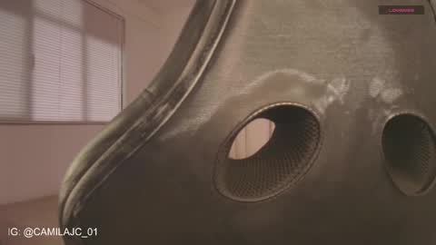 Laura Camila online show from March 24, 2026, 3:28 pm