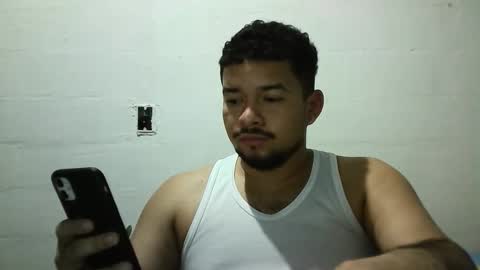 Snapshot of camrichard chatting on May 19, 2026, 2:51 am Richard online show from May 19, 2026, 2:51 am