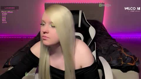 Snapshot of camsmiley chatting on January 17, 2026, 8:34 pm Miley online show from January 17, 2026, 8:34 pm