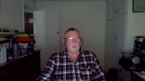 Snapshot of canberian chatting on November 9, 2025, 10:52 pm Canberian online show from November 9, 2025, 10:52 pm