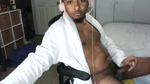 moodyblackhottie online show from June 4, 2026, 6:08 am