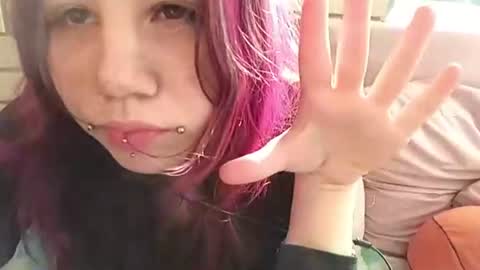 Mari online show from June 18, 2026, 12:33 am