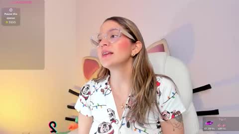 Candase online show from December 3, 2025, 2:08 am