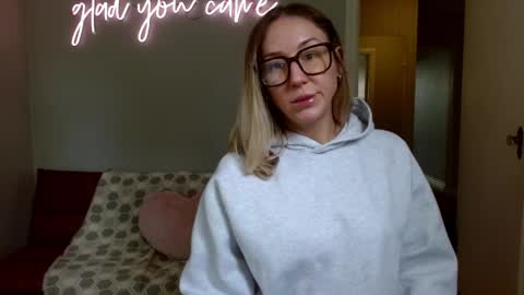 MissCandiJones online show from April 4, 2026, 7:55 pm