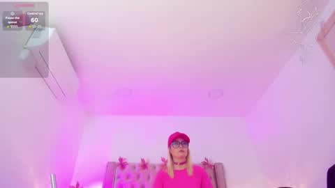 Candie  online show from March 22, 2026, 10:51 am