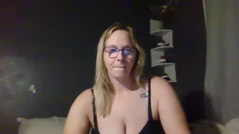 Snapshot of candiekisses887 chatting on October 28, 2025, 2:59 am Candykisses online show from October 28, 2025, 2:59 am