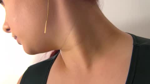 Bella online show from October 7, 2025, 4:42 am