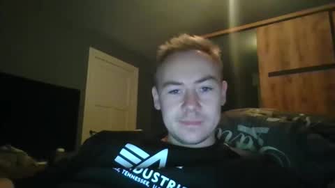 Snapshot of candy_boy_xoxo chatting on November 30, 2025, 4:11 pm candy_boy_xoxo online show from November 30, 2025, 4:11 pm