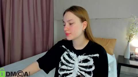 Candy online show from October 25, 2025, 1:35 am