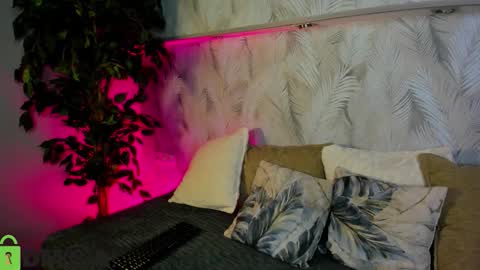 Candy online show from October 27, 2025, 1:09 am