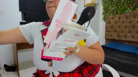 candy_curvyy online show from June 11, 2026, 4:16 pm