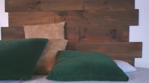 Jolie online show from October 25, 2025, 8:14 pm