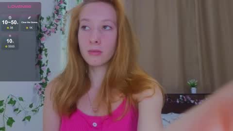 Snapshot of candy_flosse chatting on September 19, 2025, 8:38 am candy_flosse online show from September 19, 2025, 8:38 am