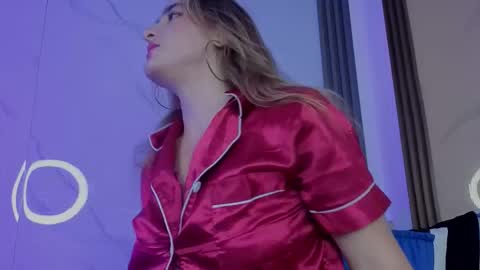 Snapshot of candy_plus chatting on February 5, 2026, 7:18 pm Candy plus online show from February 5, 2026, 7:18 pm