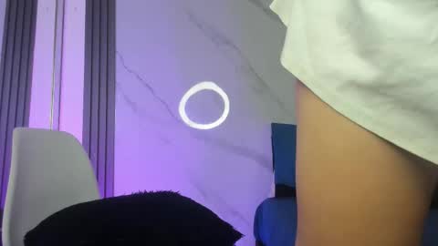 Snapshot of candy_plus chatting on February 23, 2026, 7:33 pm Candy plus online show from February 23, 2026, 7:33 pm