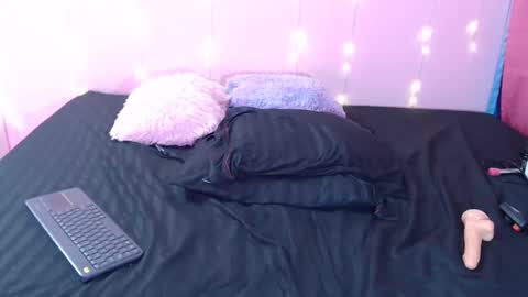 Snapshot of candy_sexx15 chatting on December 7, 2024, 4:31 am MELISSA online show from December 7, 2024, 4:31 am