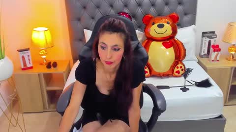 CANDY online show from February 20, 2025, 9:42 pm