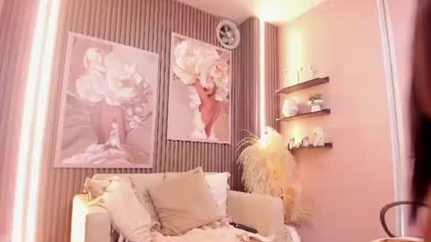 sofia  online show from July 3, 2026, 6:47 pm