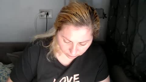 Snapshot of candycream74 chatting on February 19, 2025, 8:44 am Laura online show from February 19, 2025, 8:44 am