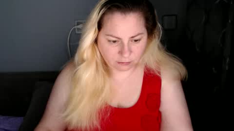 Snapshot of candycream74 chatting on September 11, 2025, 11:32 am Laura online show from September 11, 2025, 11:32 am