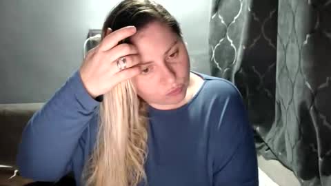 Snapshot of candycream74 chatting on October 25, 2025, 7:41 pm Laura online show from October 25, 2025, 7:41 pm