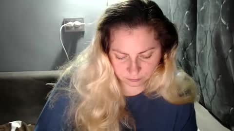 Snapshot of candycream74 chatting on October 28, 2025, 5:48 pm Laura online show from October 28, 2025, 5:48 pm