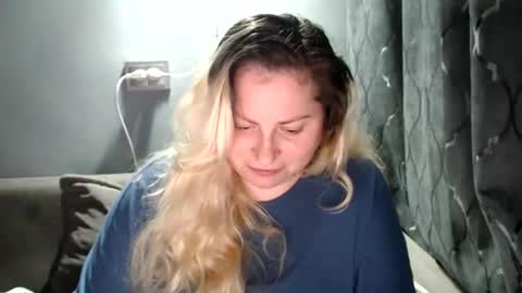 Snapshot of candycream74 chatting on October 29, 2025, 10:00 pm Laura online show from October 29, 2025, 10:00 pm