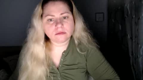 Snapshot of candycream74 chatting on November 9, 2025, 12:47 pm Laura online show from November 9, 2025, 12:47 pm