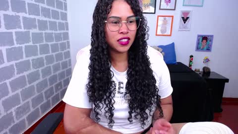 Snapshot of candyhot_sex chatting on December 11, 2024, 3:45 am Karen online show from December 11, 2024, 3:45 am