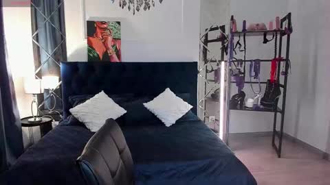 Sofia online show from October 15, 2025, 12:44 am