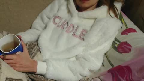 say meow and send tips  online show from December 14, 2024, 10:50 pm