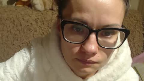 say meow and send tips  online show from December 20, 2024, 8:23 pm