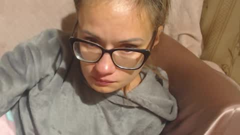 say meow and send tips  online show from September 28, 2025, 8:25 pm