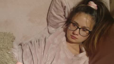 say meow and send tips  online show from October 30, 2025, 9:48 pm