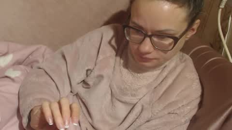 say meow and send tips  online show from February 5, 2026, 11:26 am