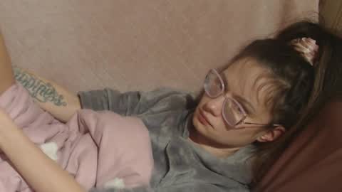 say meow and send tips  online show from March 13, 2026, 2:23 pm