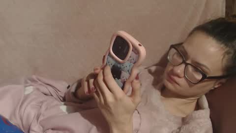 say meow and send tip  online show from December 16, 2025, 2:05 am