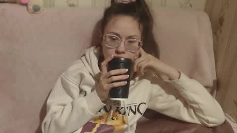 say meow and send tip  online show from March 17, 2026, 8:28 am